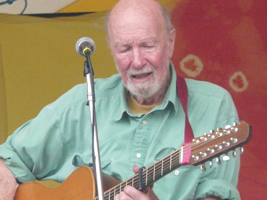 Scopri di più sull'articolo Musiker, Friedensaktivist, Politrebell und Umweltschützer Pete Seeger gestorben