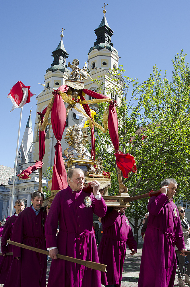 Mehr über den Artikel erfahren Festa dei patroni diocesani Cassiano e Vigilio