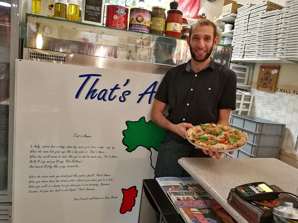 Mehr über den Artikel erfahren Claudio a 24 anni proprietario di una pizzeria nel centro di Auckland