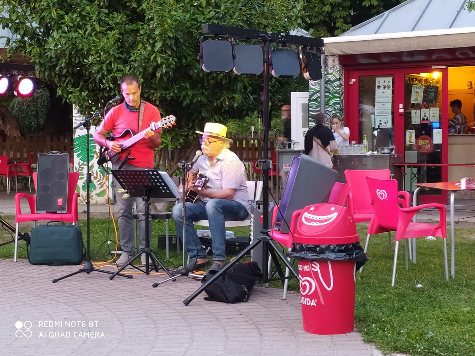 Mehr über den Artikel erfahren Bolzano. Spaghettata Antifascista, un grande successo