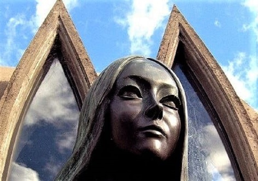 Scopri di più sull'articolo RICORDI STRUGGENTI AL CIMITERO DE LA RECOLETA