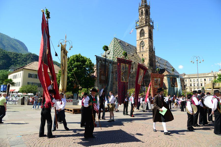 Mehr über den Artikel erfahren Processione del Corpus Domini, domenica si rinnova la tradizione