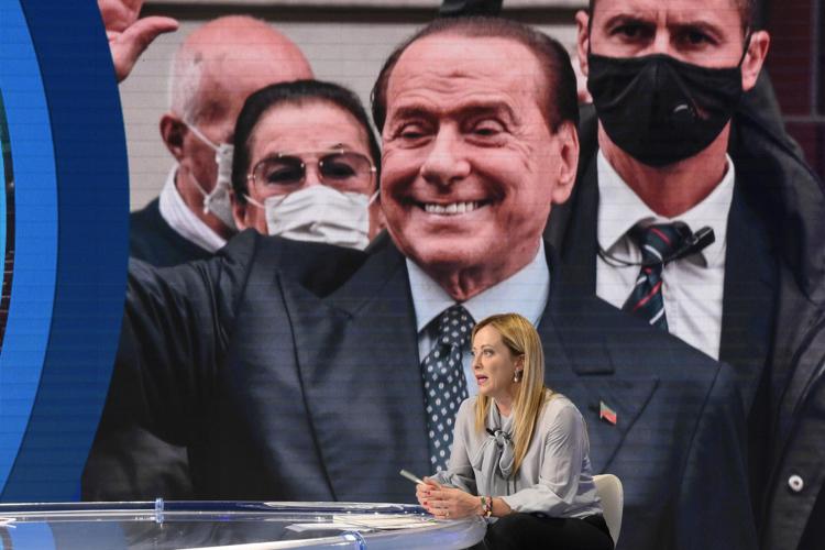 Mehr über den Artikel erfahren Dura replica di Meloni a Berlusconi, “Chi non condivide accordi Ue- Nato fuori dal governo”