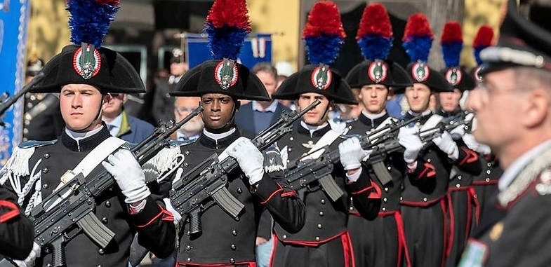 Scopri di più sull'articolo Nuovo concorso carabinieri, 32 posti per allieve e allievi bilingui