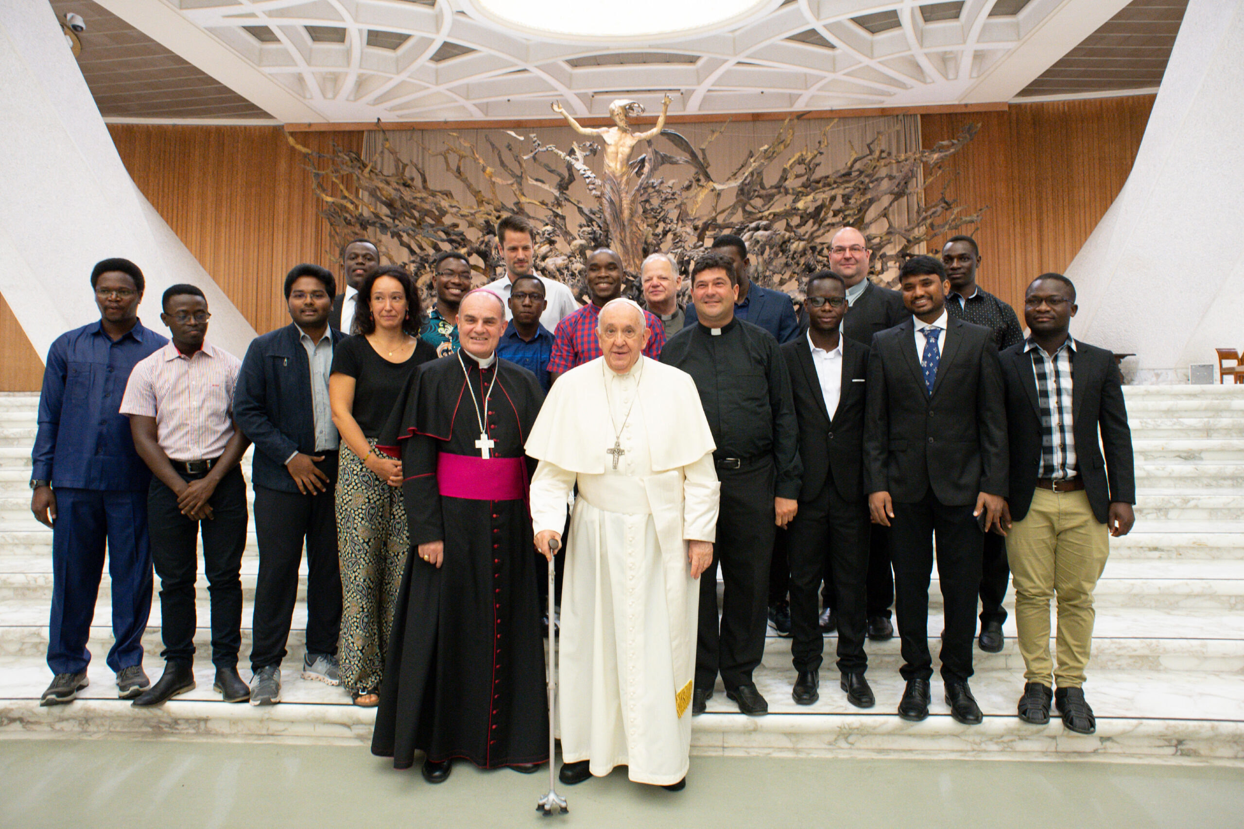 Mehr über den Artikel erfahren Seminaristi con il vescovo a Roma incontrano papa Francesco