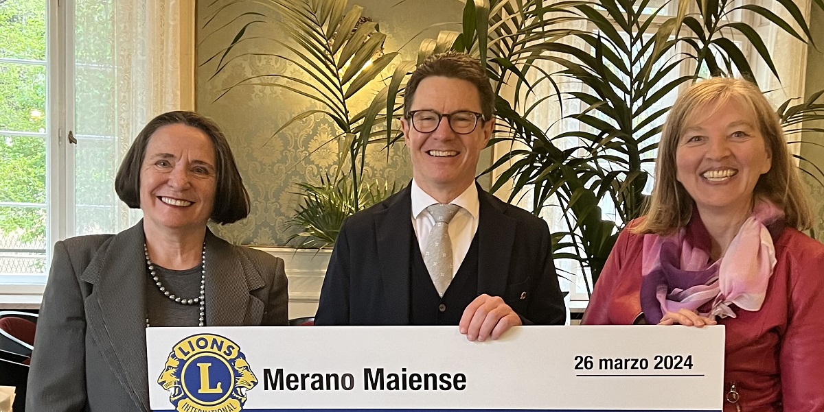 Mehr über den Artikel erfahren Il Lions Club Maiense sostiene l’iniziativa contro il tumore al seno