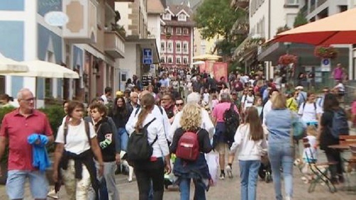 Mehr über den Artikel erfahren Hoteliers- und Gastwirtejugend (HGJ) und Junghandwerker stellen Berufe an der Mittelschule vor