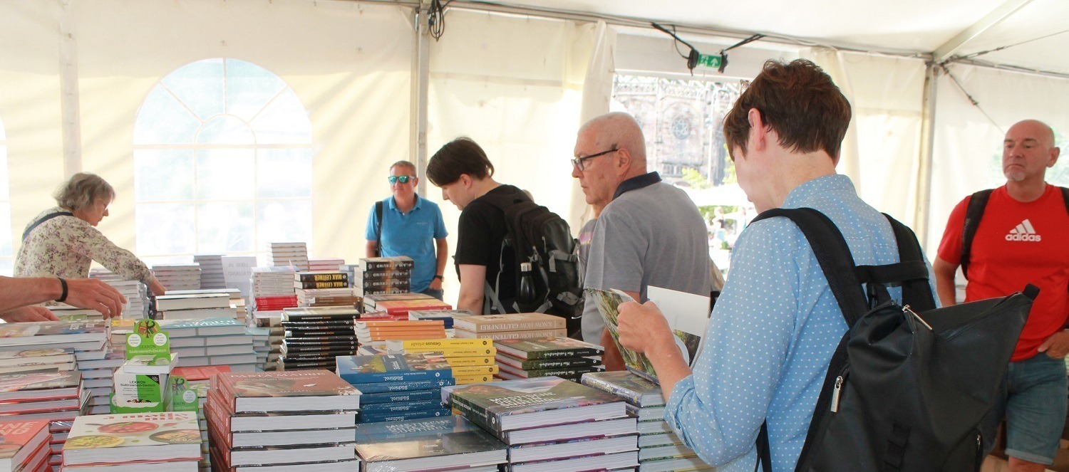 Scopri di più sull'articolo Torna il Bazar dei libri in Piazza Walther a Bolzano