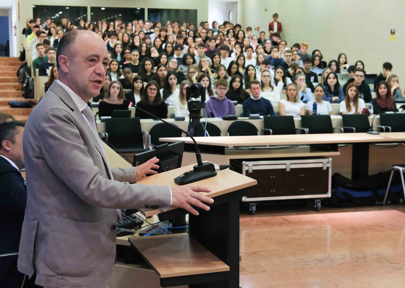 Mehr über den Artikel erfahren “L’università siete voi”, così il Rettore di Trento accoglie gli studenti